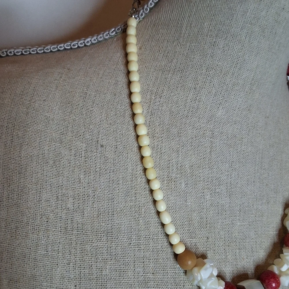 Vintage Mother of Pearl Inlay Fan Necklace